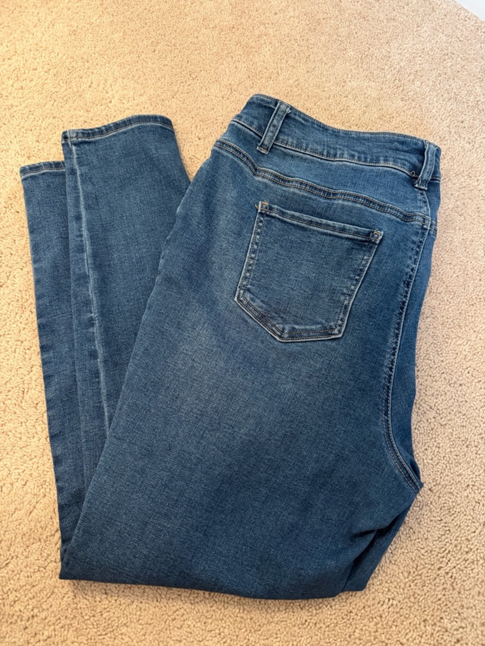 Classic High-Rise Women's Blue Jeans